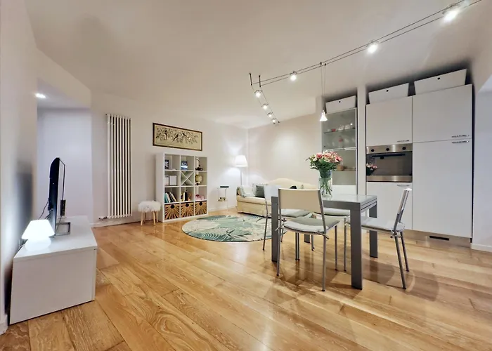Elegant Apartment In Corso Palladio!